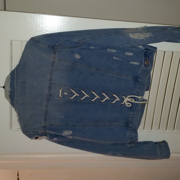 Distressed Jean jacket - Picture 2 of 3